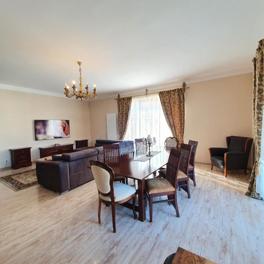 Vila De La Lugas Hotel Oradea Ngoại thất bức ảnh