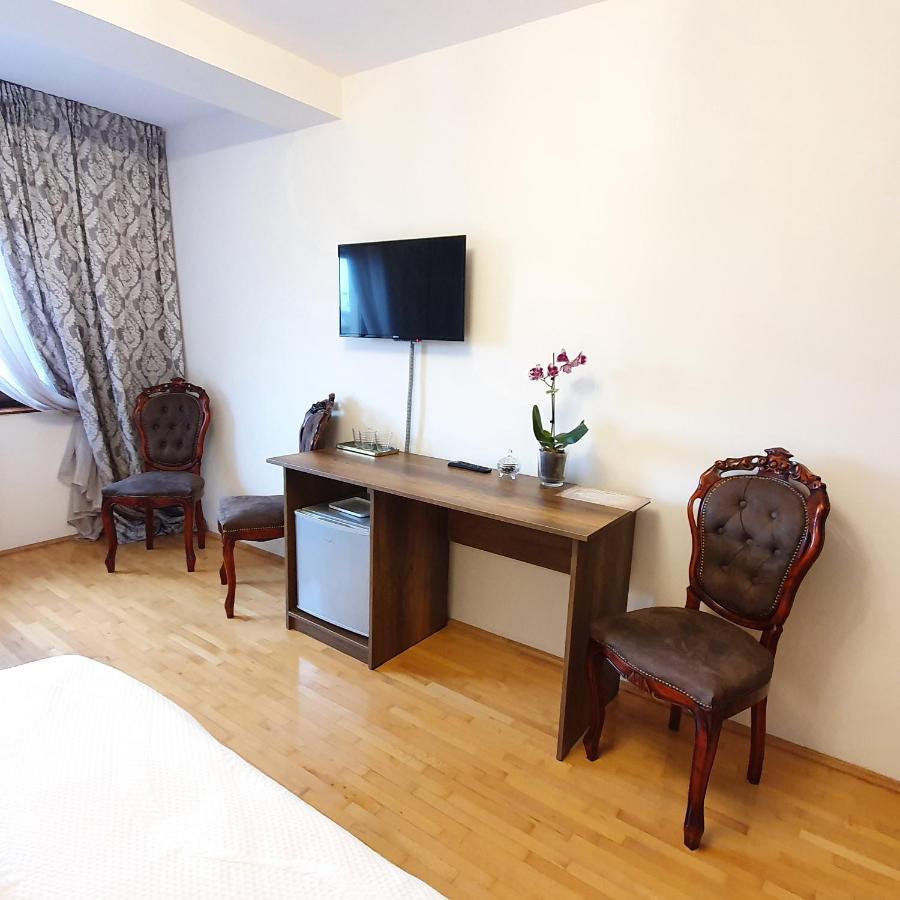 Vila De La Lugas Oradea Ngoại thất bức ảnh