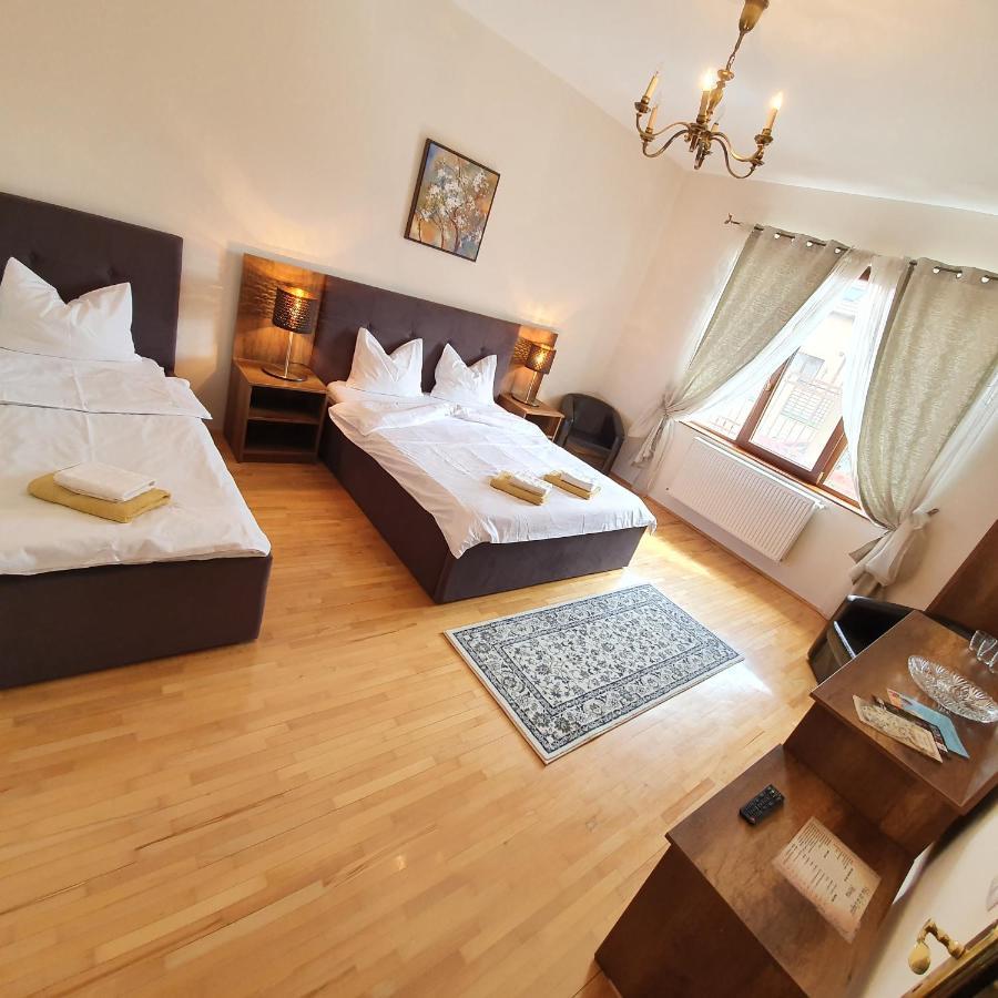 Vila De La Lugas Oradea Ngoại thất bức ảnh