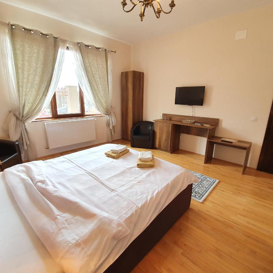 Vila De La Lugas Oradea Ngoại thất bức ảnh