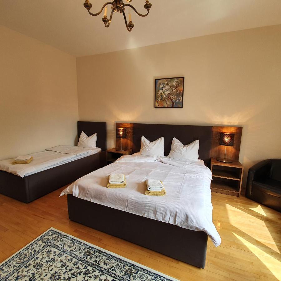 Vila De La Lugas Oradea Ngoại thất bức ảnh