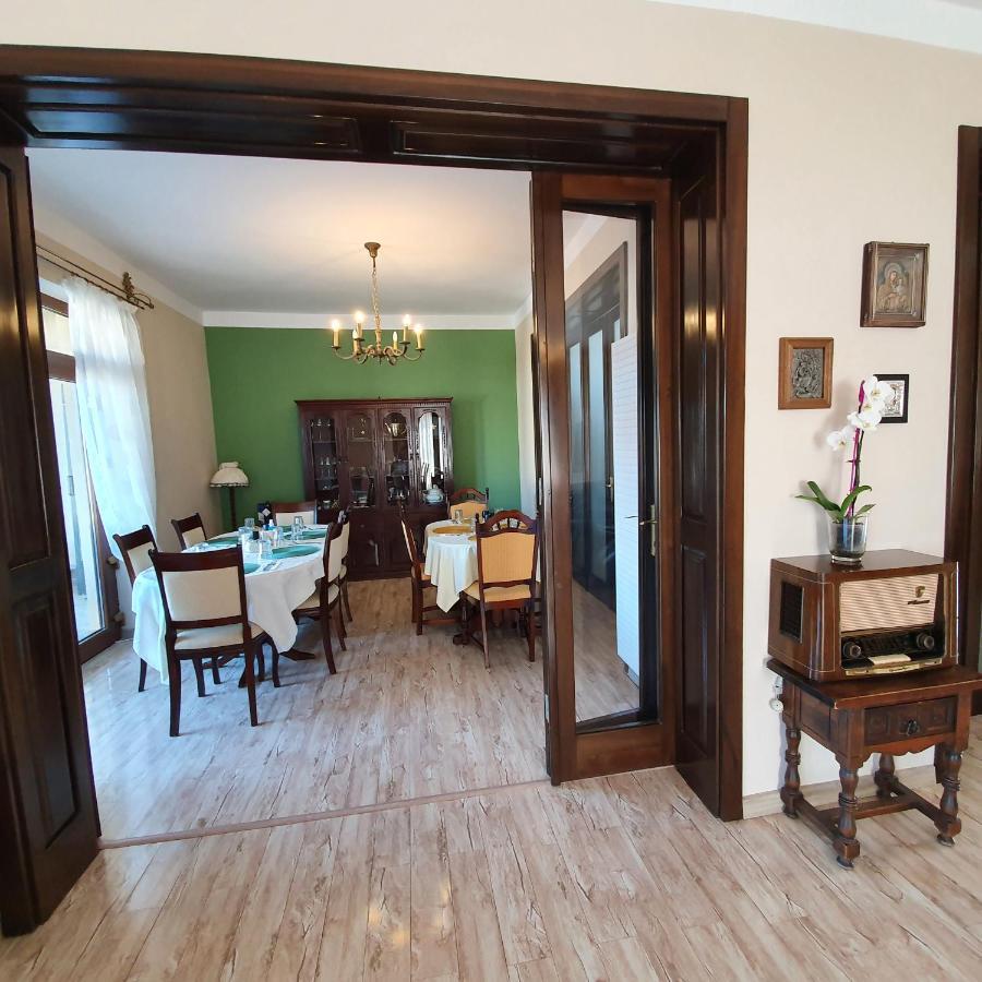 Vila De La Lugas Oradea Ngoại thất bức ảnh